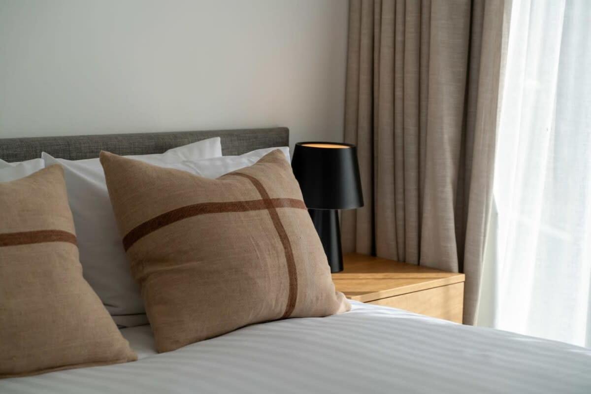 Alps And Lake Retreat Wanaka Albert Town Экстерьер фото