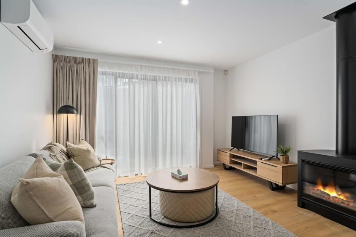 Alps And Lake Retreat Wanaka Albert Town Экстерьер фото