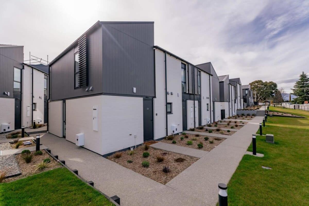 Alps And Lake Retreat Wanaka Albert Town Экстерьер фото